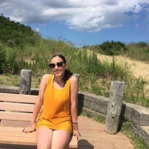 Meet your Posher, Crystal